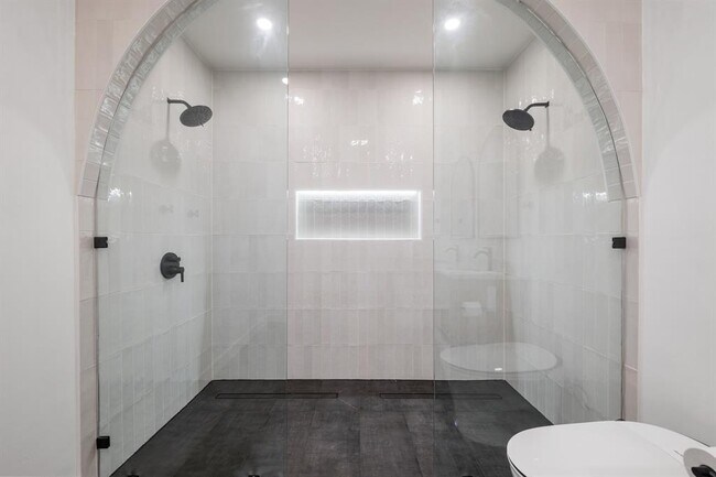 Building Photo - 2607 Pembrook Trail