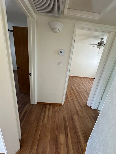 Bed/Bathroom Corridor - 2670 Montclair St