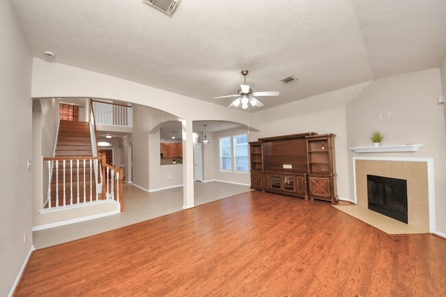 Building Photo - 822 Glen Abbey Dr