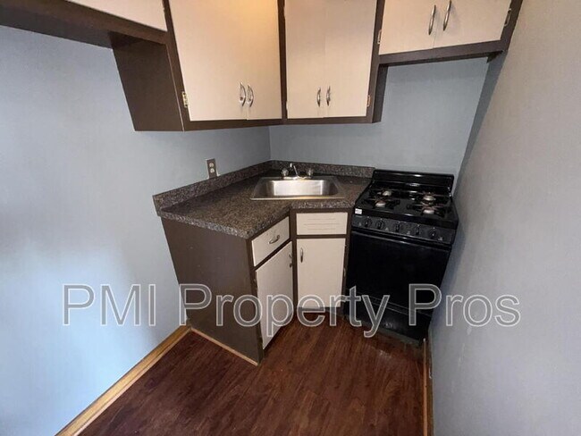 Building Photo - 1981 W Villard Ave