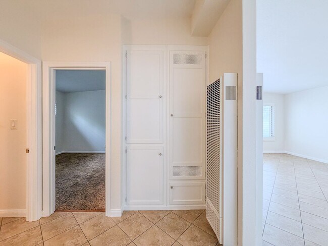 Building Photo - 1065 Belfast Ln