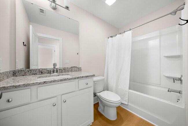 Building Photo - 219 Skylah Ln