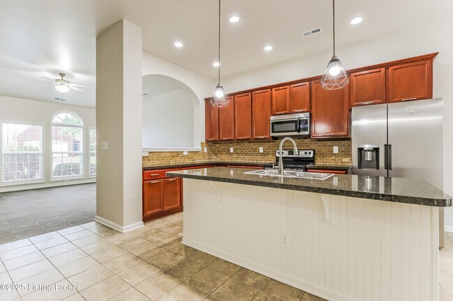 Building Photo - 11601 Top Walnut Loop