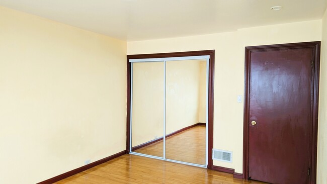 Building Photo - 18 Roemer Way