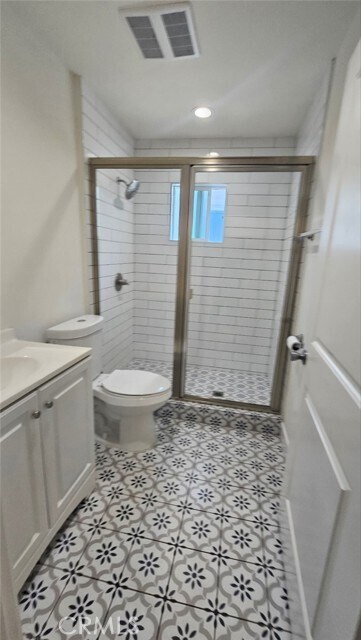 Building Photo - 328 E 73rd St