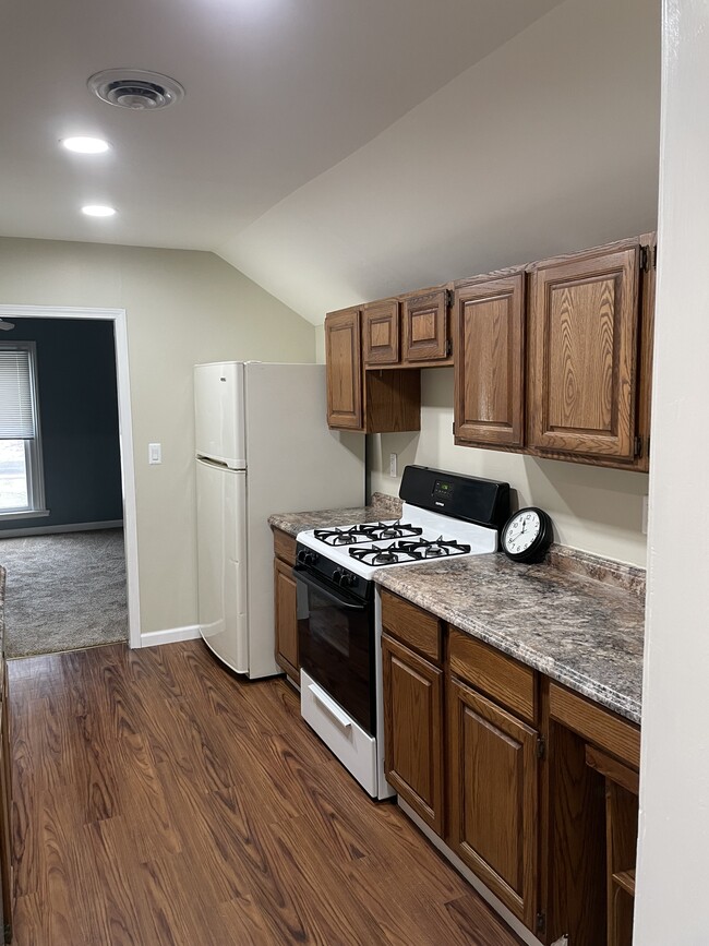 Kitchen - 16933 Northville Rd