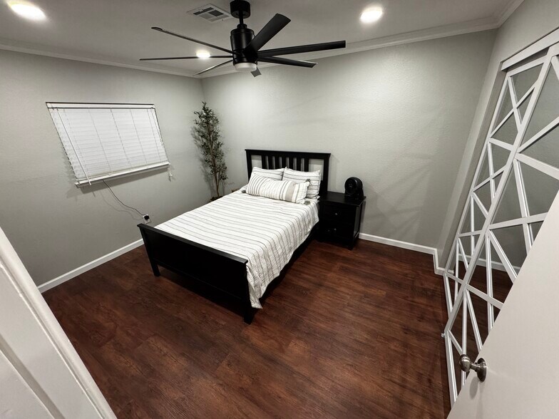 Primary Photo - 414 Sunburst Dr