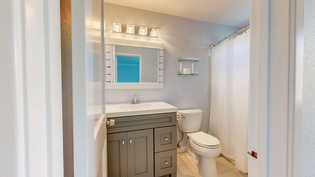 Building Photo - Serene 2 Bedroom 2 Bath Townhome in Windsor, CA with Carport Included!