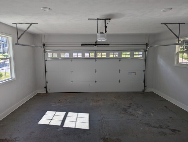 Building Photo - 612 Benjamin Ct