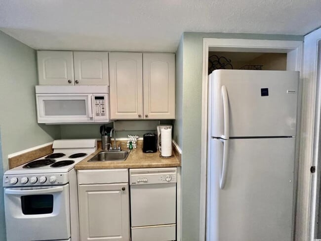 Building Photo - 2001 S Ocean Blvd