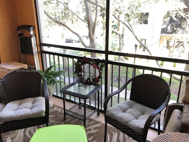 Building Photo - 3021 Alcazar Pl