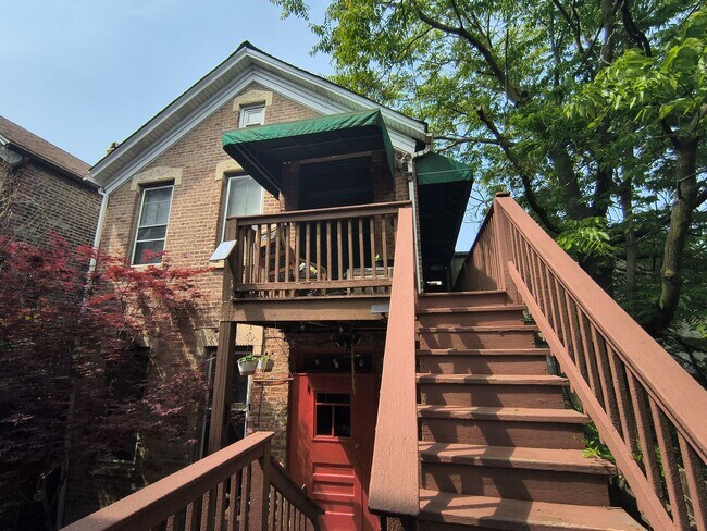 Building Photo - 1532 W 19th St