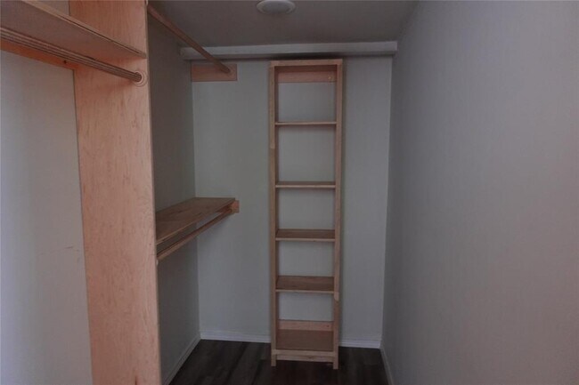 Building Photo - 918 Lehman St