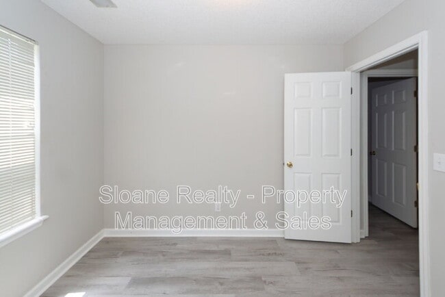 Building Photo - 458 Planters Trace Dr