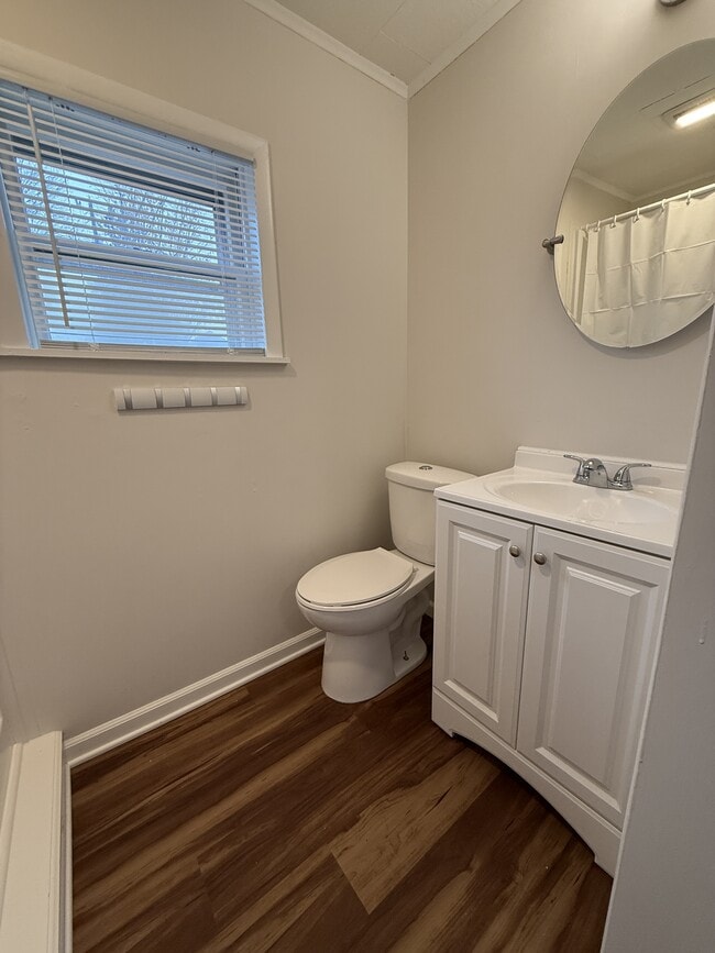 Building Photo - 211 E Park St