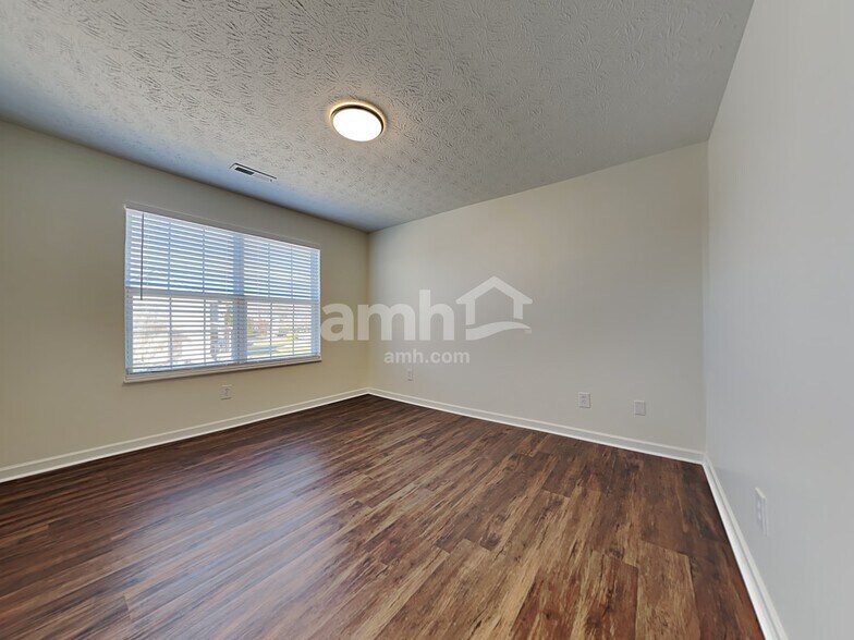 Building Photo - 5810 Matalin Ln