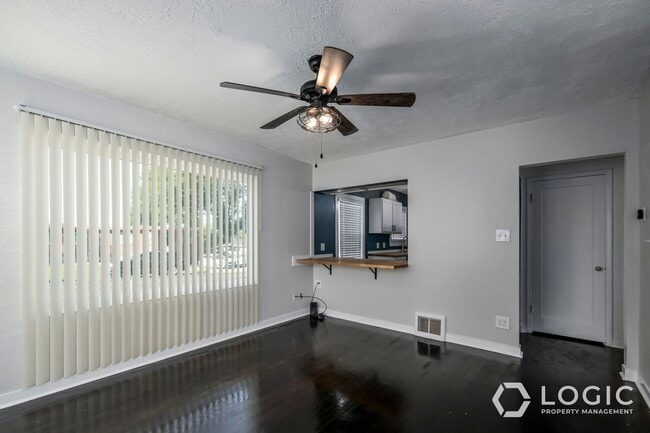 Building Photo - Spacious Home in Ogden!