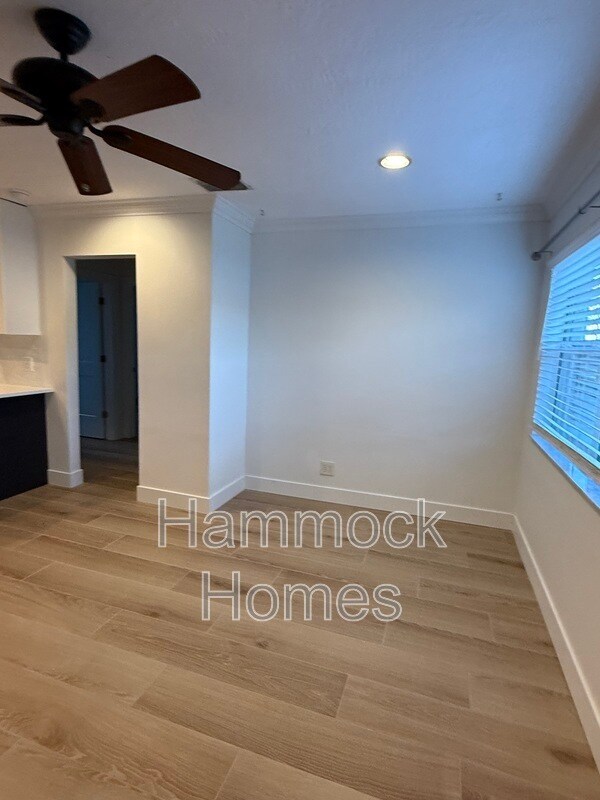 Building Photo - 5505 S Lois Ave