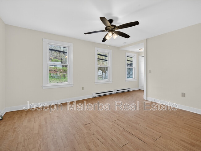 Building Photo - 483 Boswell Ave