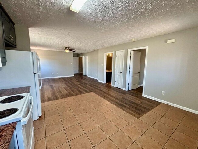Building Photo - 500 Dove Way