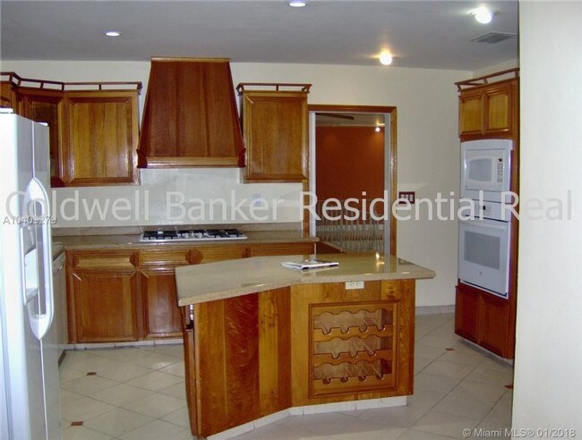 Building Photo - Spectacular Lakefront