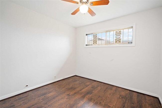 Building Photo - 10102 Buffum St