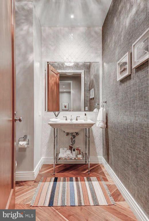 Building Photo - 300 International Drive