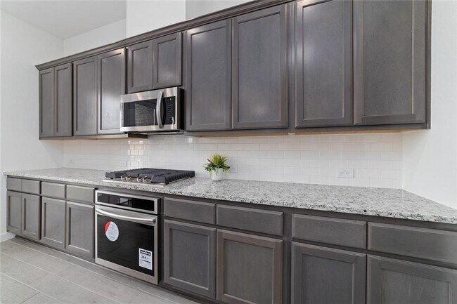 Building Photo - 6559 Scarlet Pond Ln