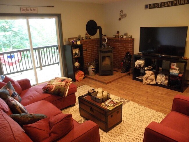 Building Photo - 5 Hummingbird Rd