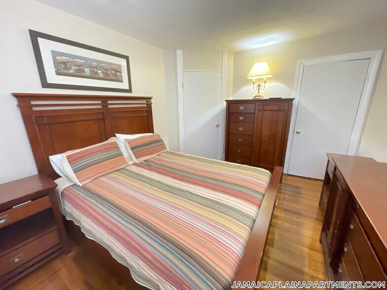 Building Photo - 11 Chilcott Pl