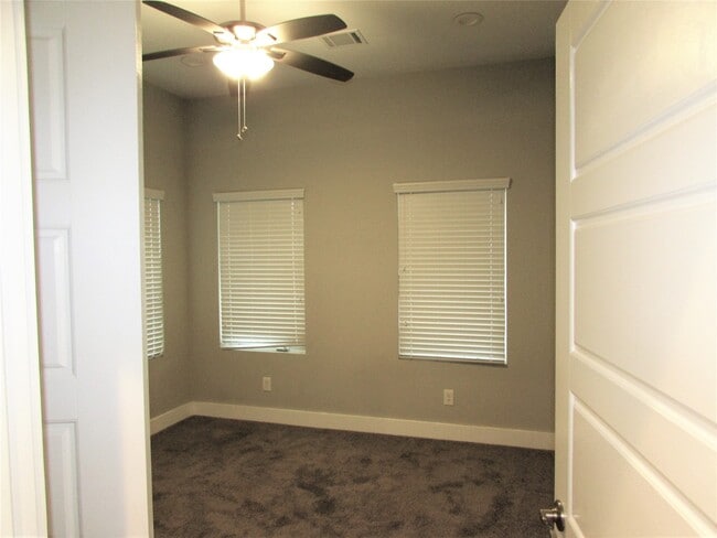 Building Photo - 3249 Dixie Dr