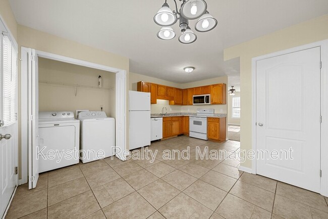 Building Photo - 2332 Raleigh Ct