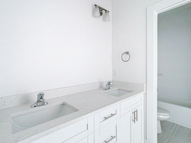 Building Photo - Malena Park - Brand New Townhouse Availabl...