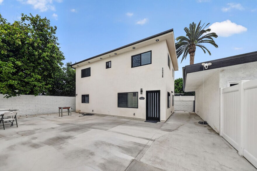 Building Photo - 9614 Bartee Ave
