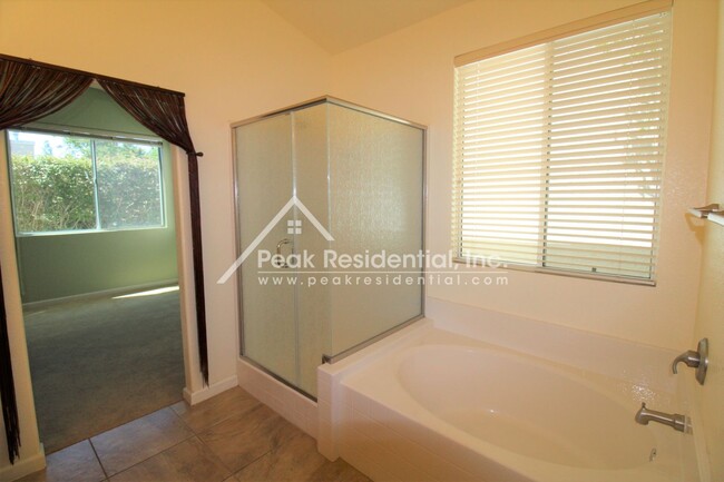 Building Photo - Very Nice 3bd/2ba Elk Grove Home in Laguna...