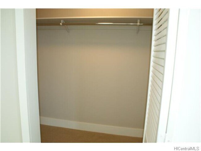 Building Photo - Allure Waikiki - 2 bedroom, 2 bath with 1 ...
