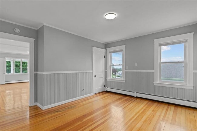 Building Photo - 100 De Pinedo St