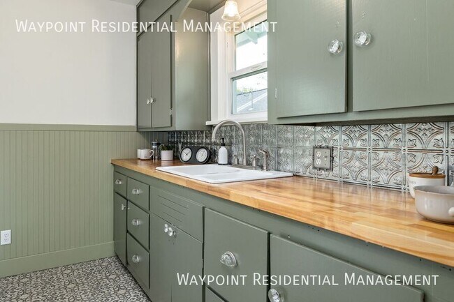 Building Photo - 1516 N 21st St