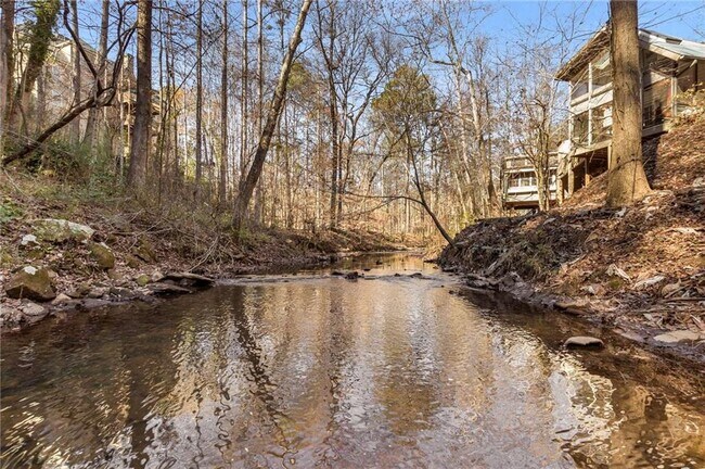 Building Photo - 1580 Jones Rd
