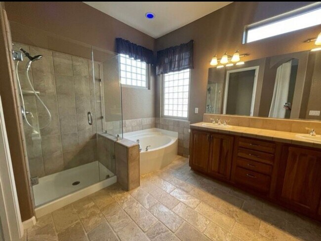 Building Photo - 9900 Wilbur May Pkwy