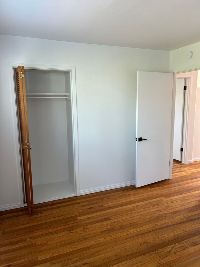 Building Photo - Updated Three Bed One Bath House Eureka