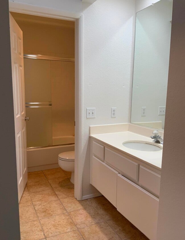 Building Photo - 5473 Spanish Oak Ln