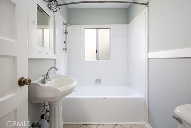 Building Photo - 453 E Sacramento St