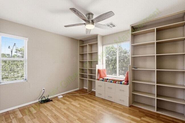 Building Photo - Beautiful Home in the Highly Desirable Lyon's Gate Community!