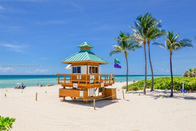Building Photo - 16699 Collins Ave