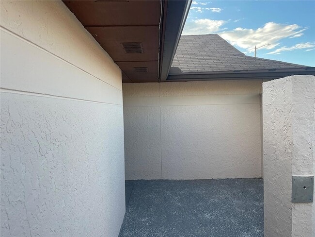 Building Photo - 10813 Venice Cir