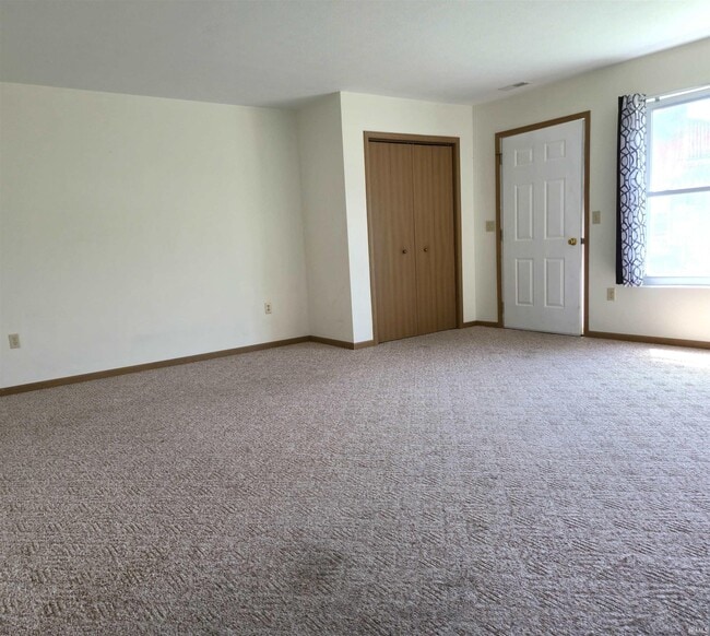 Building Photo - 105 Marcus Dr