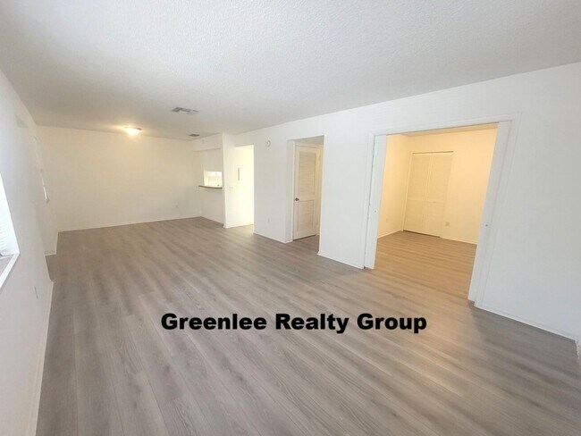 Building Photo - Don’t Miss This Spacious 3 Bedroom / 2 Bath Condo in Baywood Meadows!
