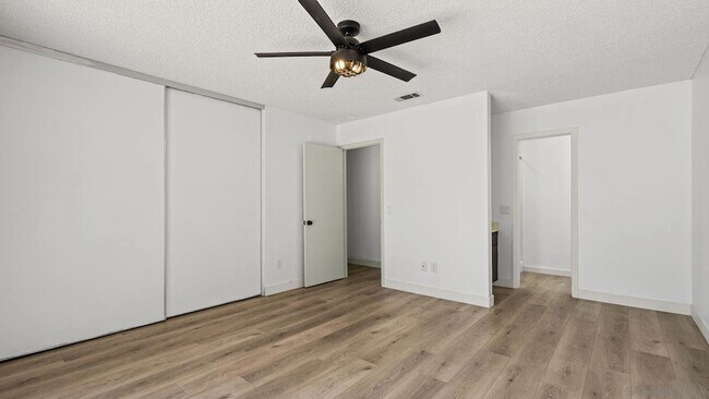 Building Photo - 1695 Kenora Dr