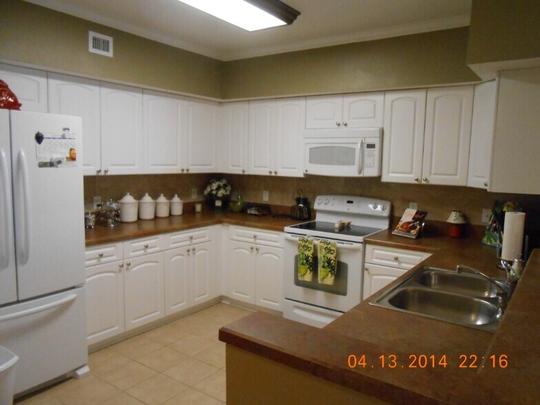 Building Photo - 4516 Seagull Dr